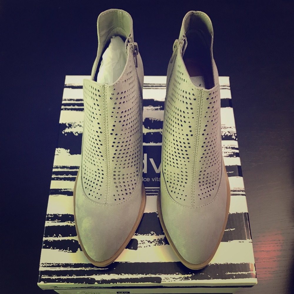 NIB Dolce Vita Ankle Booties